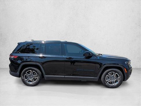 Used 2023 Jeep Grand Cherokee Trailhawk w/ Advanced Protech Group II AWD/4WD image 4