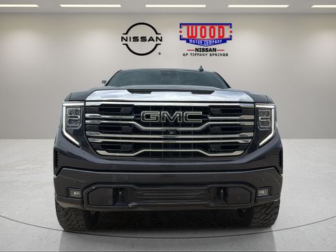 Used 2022 GMC Sierra 1500 SLT w/ SLT Premium Plus Package AWD/4WD image 6