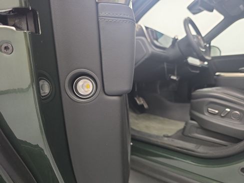 Used 2024 Rivian R1S Adventure AWD/4WD image 32