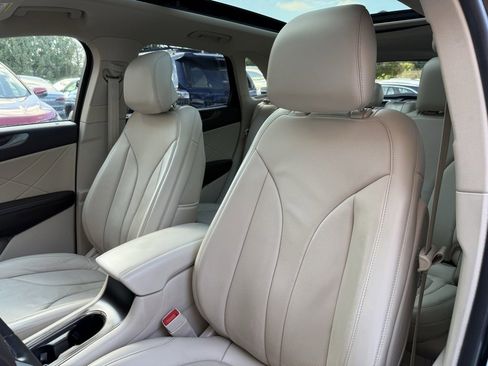 Used 2018 Lincoln MKC Reserve w/ Lincoln MKC Climate Package image 11