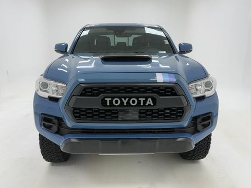 Used 2018 Toyota Tacoma TRD Pro AWD/4WD image 3