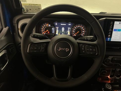 New 2026 Jeep Gladiator Willys AWD/4WD image 16