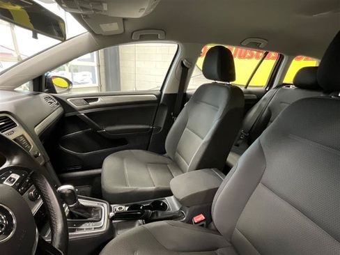 Used 2016 Volkswagen Golf S FWD image 12