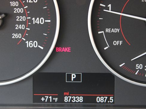 Used 2017 BMW 330i Sedan RWD image 28