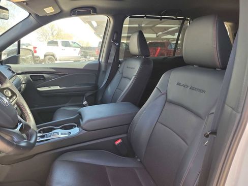 Used 2025 Honda Passport Black Edition image 7