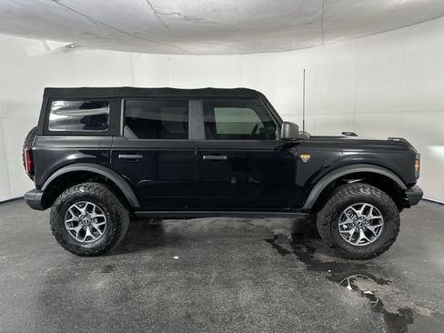 Used 2021 Ford Bronco Badlands image 13