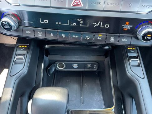 Used 2023 Kia Telluride S AWD/4WD image 22
