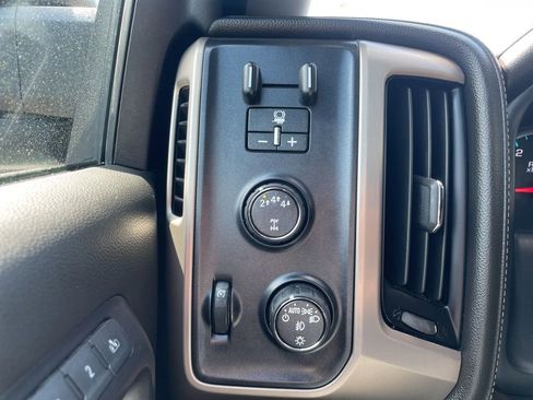 Used 2019 GMC Sierra 2500 Denali w/ Duramax Plus Package AWD/4WD image 28