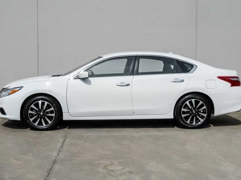 Used 2018 Nissan Altima 2.5 SV image 11