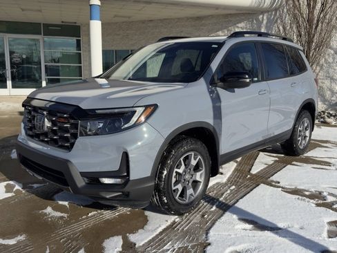 Certified 2022 Honda Passport TrailSport image 7