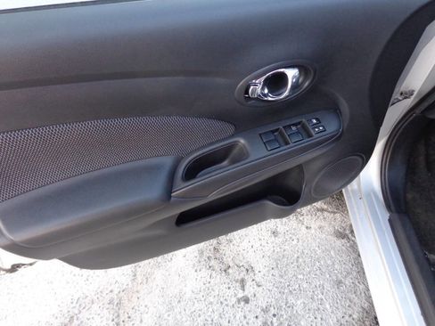 Used 2014 Nissan Versa SV w/ Convenience Package image 27