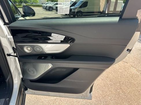 New 2026 Lincoln Nautilus Reserve AWD/4WD image 17
