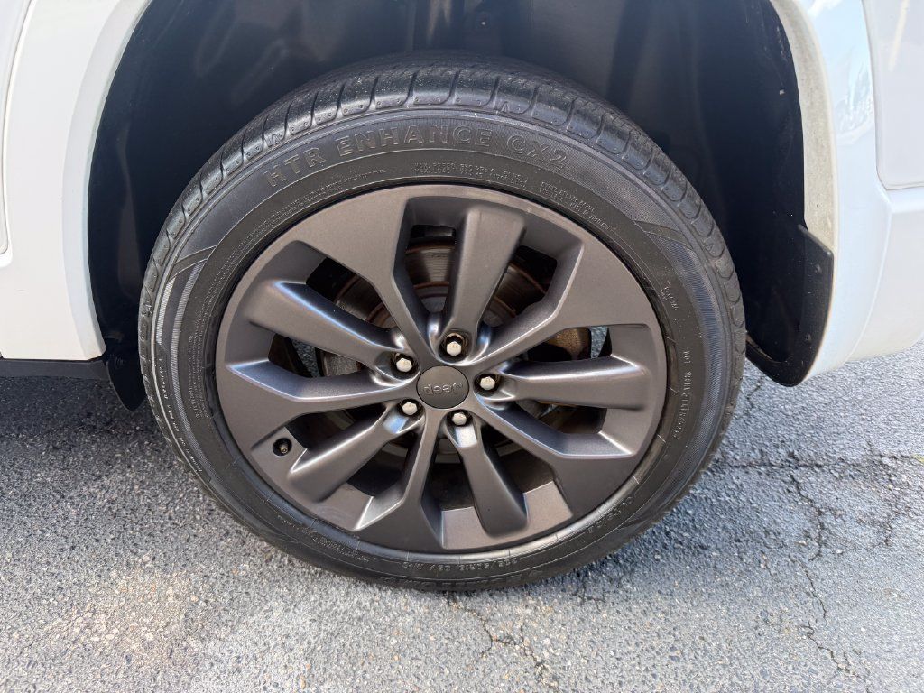 Used 2021 Jeep Cherokee High Altitude AWD/4WD image 27