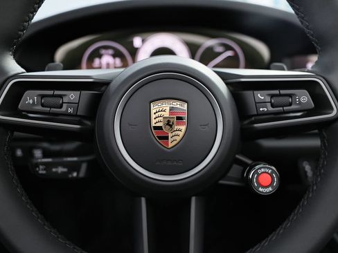 Used 2026 Porsche 911 Carrera RWD image 34