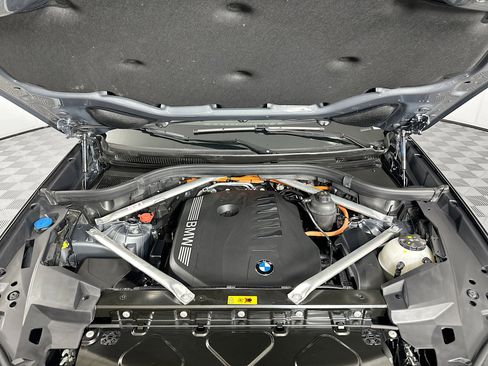 Used 2025 BMW X5 xDrive50e image 35