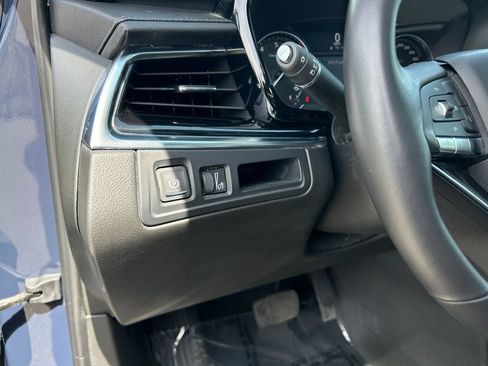 Used 2025 Cadillac XT6 Luxury AWD/4WD image 19