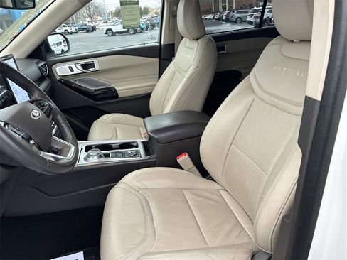 Used 2022 Ford Explorer Platinum w/ Equipment Group 601A image 11