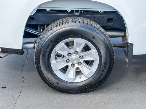 Used 2025 Chevrolet Silverado 1500 LT image 10