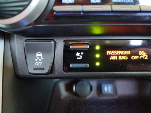 Used 2019 Toyota RAV4 Limited w/ Cold Weather Package FWD image 49