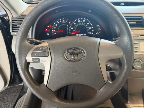 Used 2009 Toyota Camry LE FWD image 13