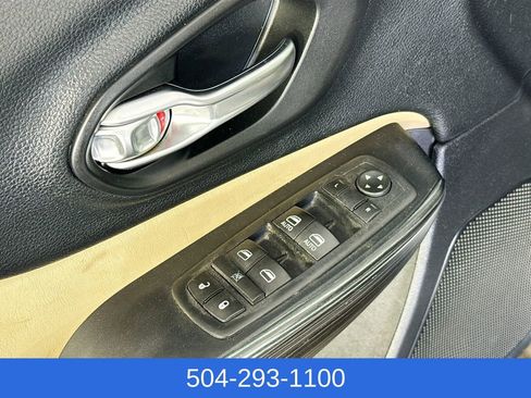 Used 2017 Jeep Cherokee Limited FWD image 18