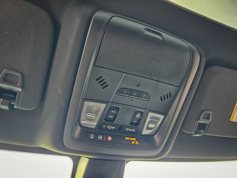 Used 2020 Chevrolet Blazer RS image 33