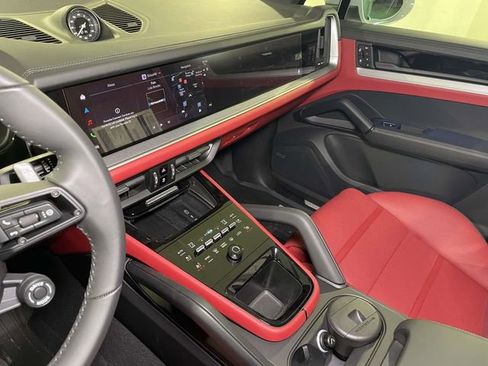 New 2026 Porsche Cayenne S image 32