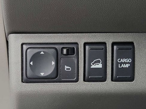 Used 2018 Nissan Frontier SV w/ Value Truck Package AWD/4WD image 24