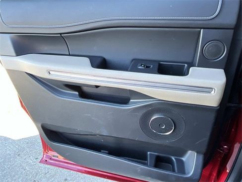 Used 2022 Ford Expedition Max Limited image 20