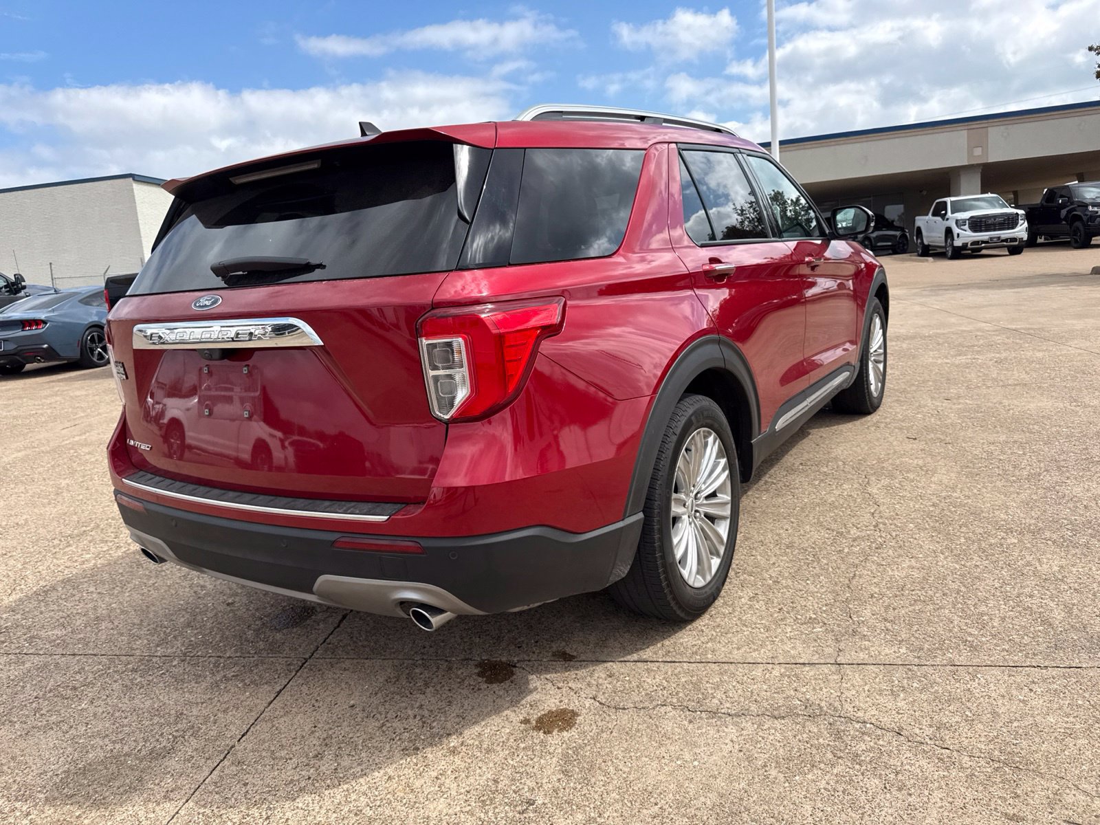 Used 2023 Ford Explorer Limited w/ Limited Technology Package RWD image 7