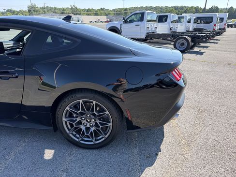 Used 2024 Ford Mustang GT Premium w/ GT Performance Package RWD image 7