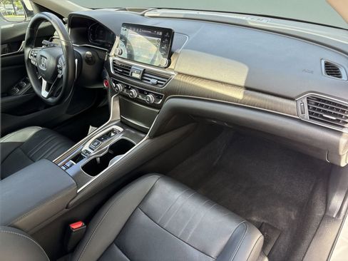 Used 2021 Honda Accord Touring image 19