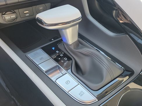 New 2026 Hyundai Elantra Limited image 32