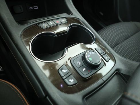 Used 2022 GMC Acadia AT4 image 14