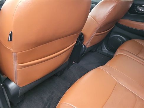 Used 2019 Nissan Rogue SL w/ Premium Package image 14