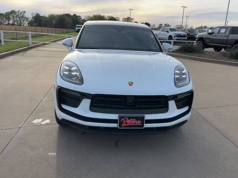Used 2024 Porsche Macan AWD/4WD image 4
