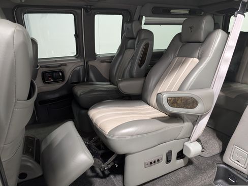 Used 2014 Chevrolet Express 1500 AWD image 15