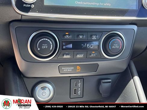 Used 2025 Nissan Leaf S FWD image 22