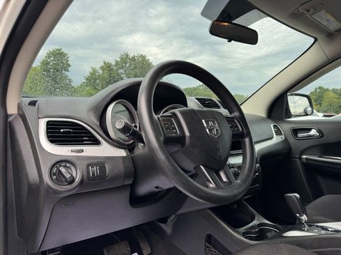 Used 2017 Dodge Journey SXT w/ Blacktop Package FWD image 14