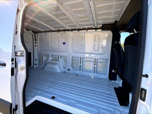 Used 2024 Mercedes-Benz Sprinter 2500 image 20