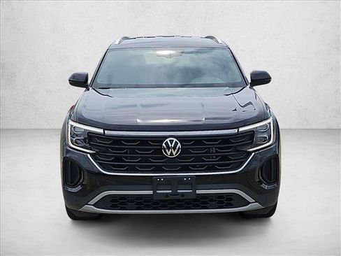 Used 2026 Volkswagen Atlas Cross Sport SE FWD image 2