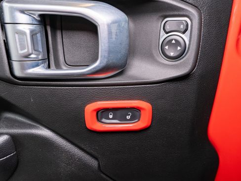 Used 2023 Jeep Gladiator Mojave w/ Cold Weather Group AWD/4WD image 15