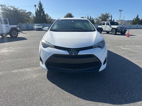 Used 2019 Toyota Corolla LE image 2