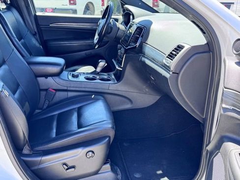 Used 2020 Jeep Grand Cherokee Limited AWD/4WD image 18