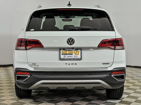 Certified 2023 Volkswagen Taos SE w/ Panoramic Sunroof Package AWD/4WD image 7