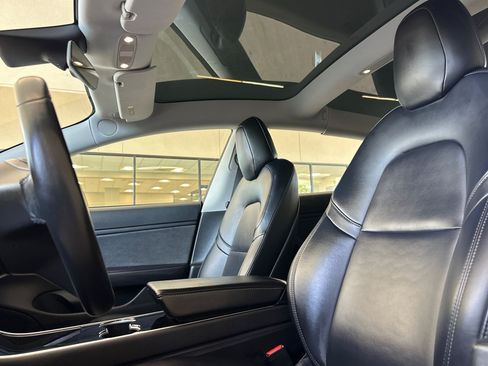Used 2018 Tesla Model 3 Long Range RWD image 22