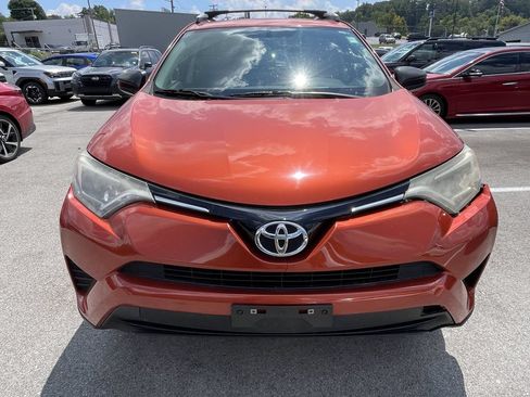Used 2016 Toyota RAV4 LE AWD/4WD image 2