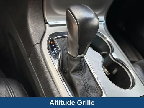 Used 2018 Jeep Grand Cherokee Altitude AWD/4WD image 17