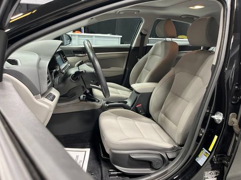 Used 2019 Hyundai Elantra Value Edition FWD image 13