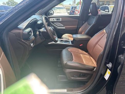 Used 2022 Ford Explorer King Ranch w/ Technology Package AWD/4WD image 13